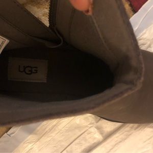 New UGG gray/BRN stylish boot. Size 10